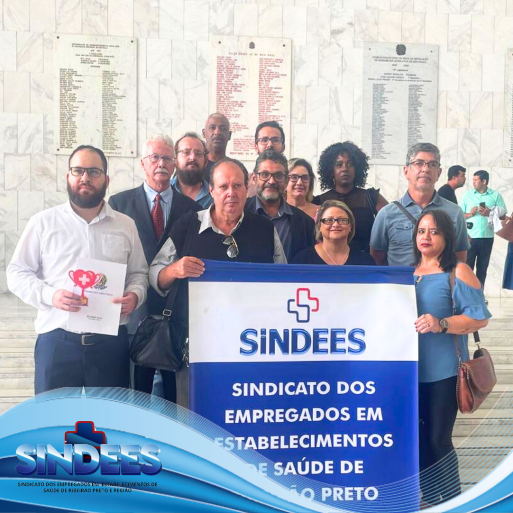 Celebração! SINDEES acompanha sindicalizados  para homenagem no  último dia 10 de maio, aos trabalhadores da saúde em São Paulo